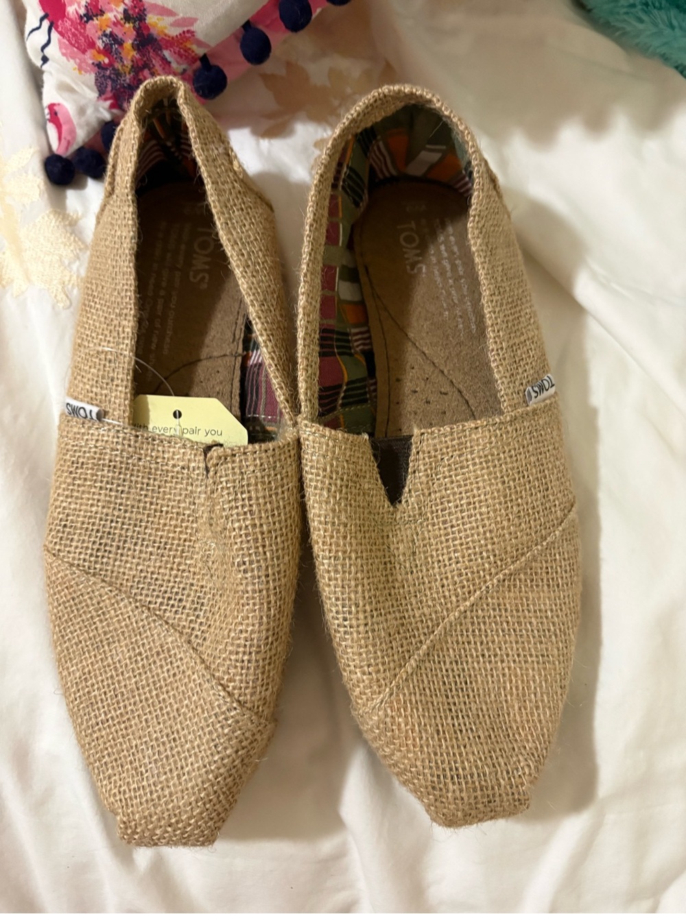 NWT Toms Women’s Slip-On Loafers in Natural Burlap Tone